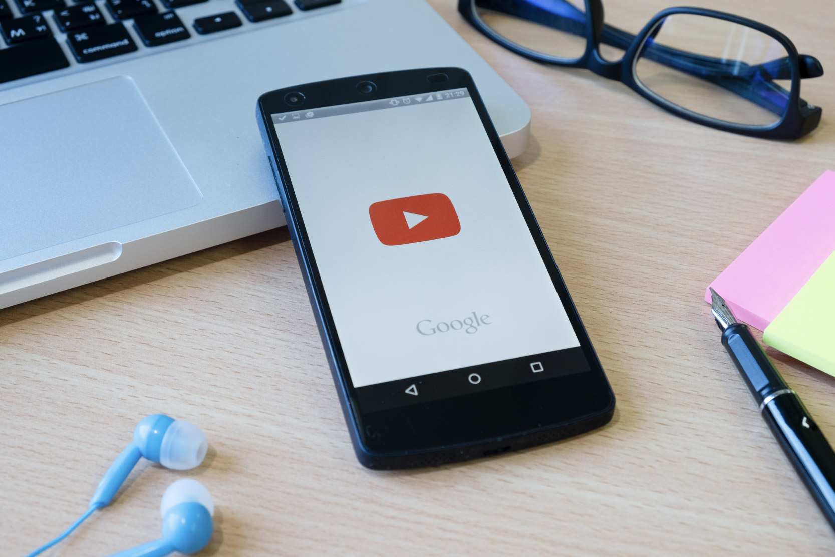 YouTube Shorts 101: Kelebihan, Cara Membuat, Metrik Penting - Analisis Performa YouTube - Matamaya